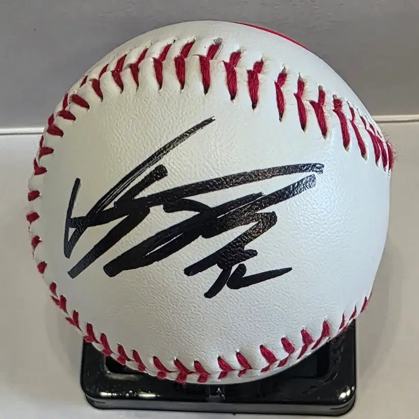 [BUNJANG] Park Jun-soon Doosan Autographed Baseball / 박준순 두산 로고볼 싸인볼