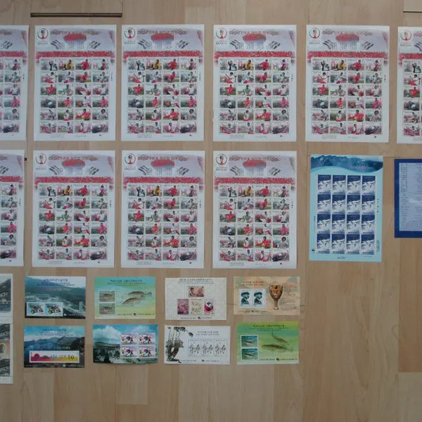 [BUNJANG] Assorted Commemorative Stamps Collection / 각종 기념우표 수백장
