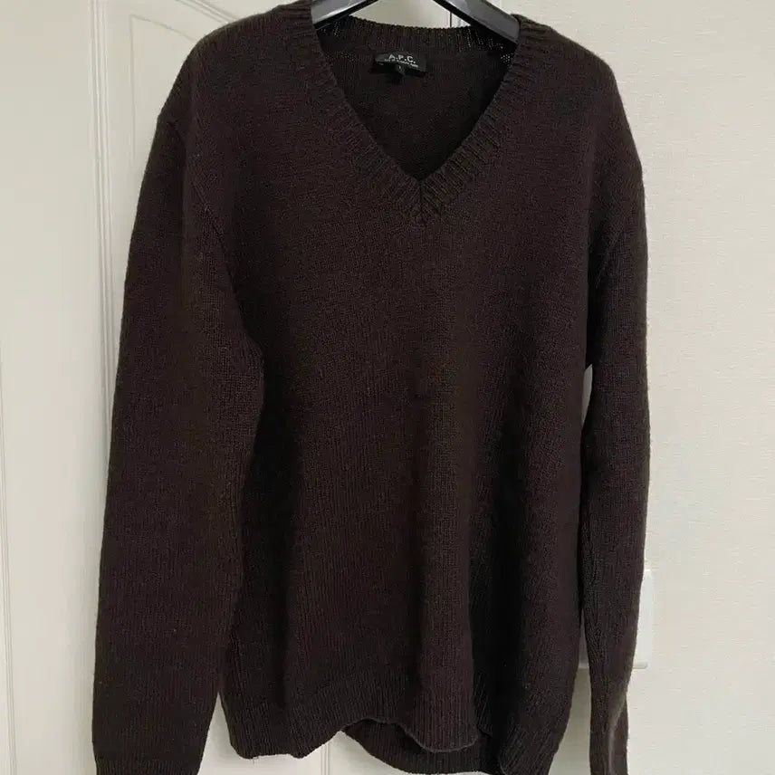 [BUNJANG] A.P.C. V-Neck Knit Brown / 아페쎄 브이넥 니트 브라운