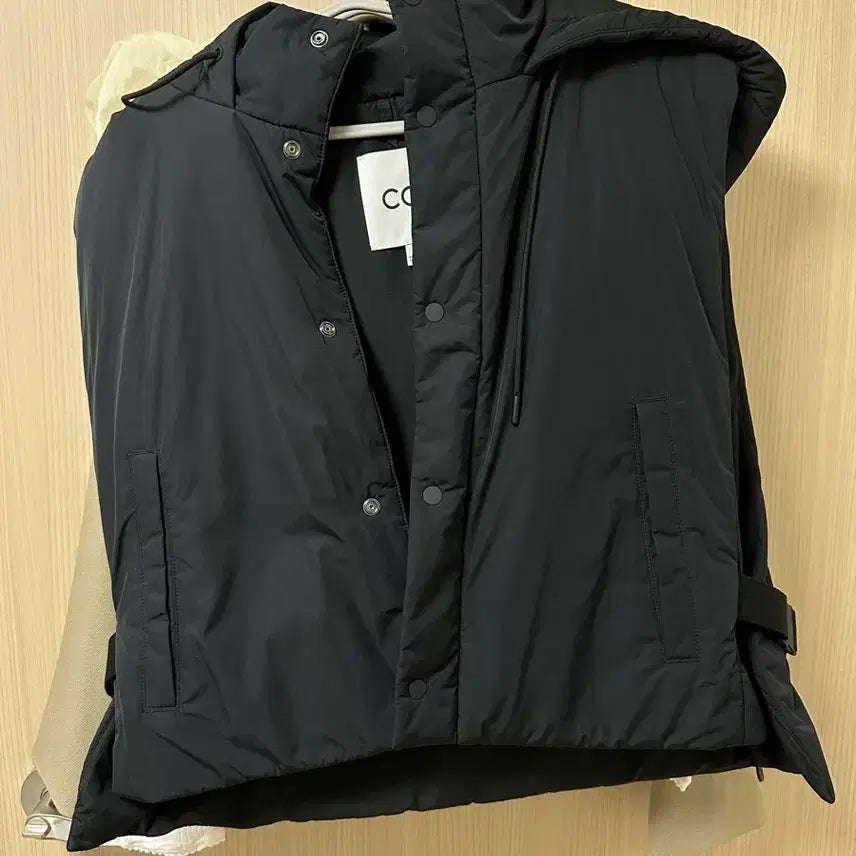 [BUNJANG] COS Padded Vest Black / 코스 패딩 조끼 블랙