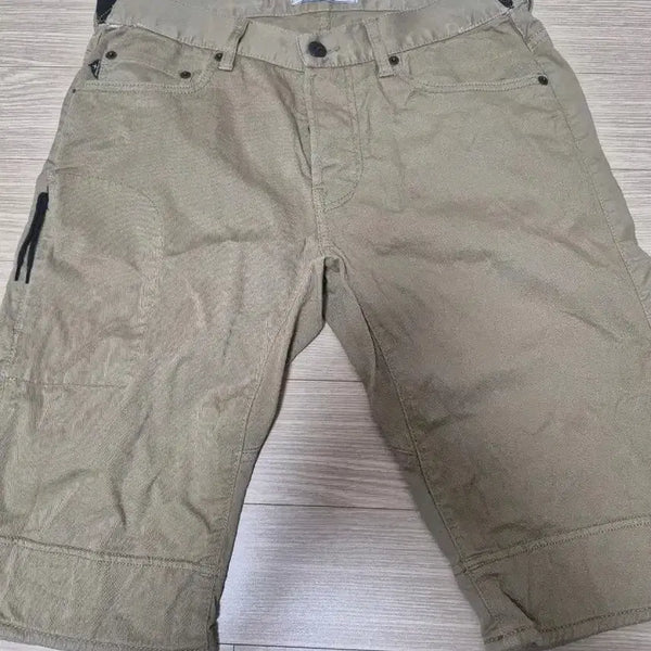 [BUNJANG] Stone Island Genuine Shorts Size 82 / 스톤아일랜드 정품 반바지 82사이즈 판매합니다