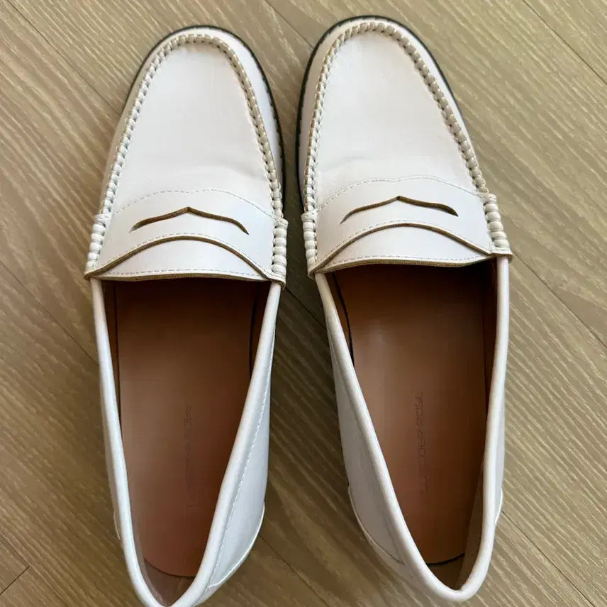 [BUNJANG] Celine Stitch Loafers / 셀린 스티치 심플 로퍼
