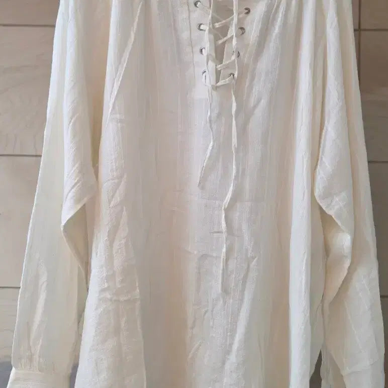 [BUNJANG] Eyelet Blouse (Size 55-99) / 새상품 아일렛 블라우스(55-99)