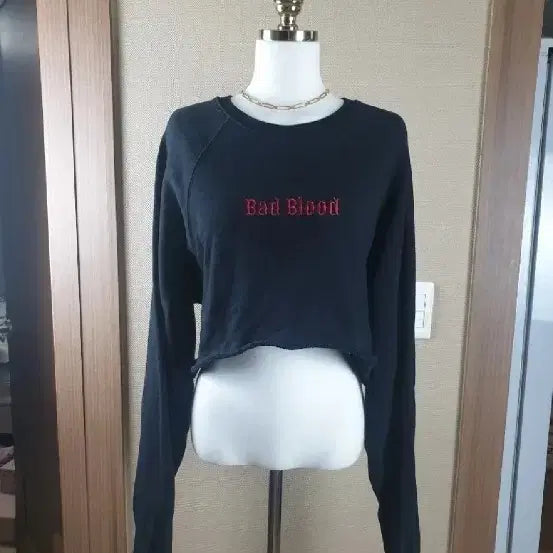 [BUNJANG] White Point Crop Sweatshirt / 백포인트 크롭 맨투맨