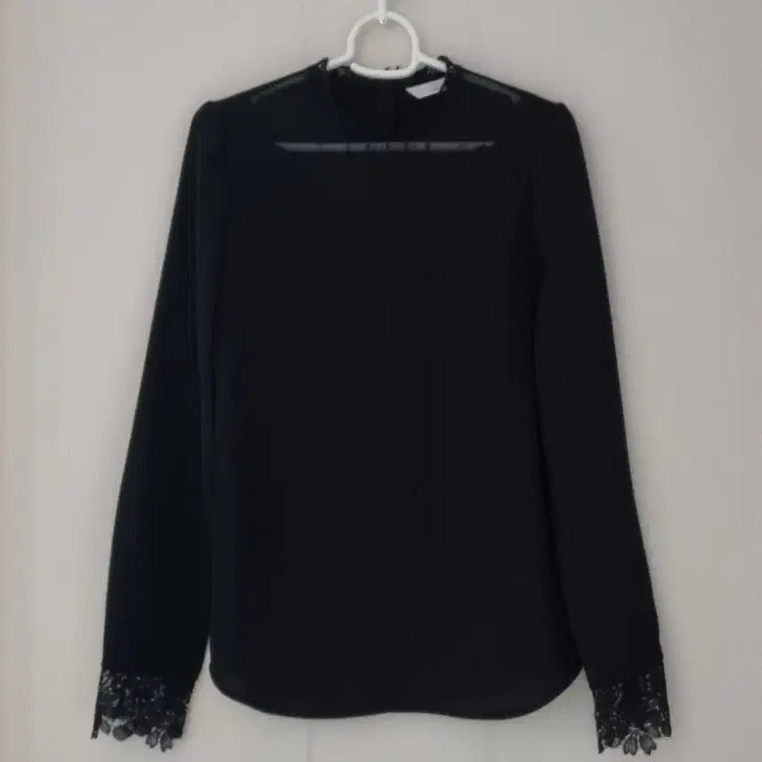 [BUNJANG] JIGOTT Black Lace Round Neck Blouse / 지고트(JIGOTT) 블라우스 90