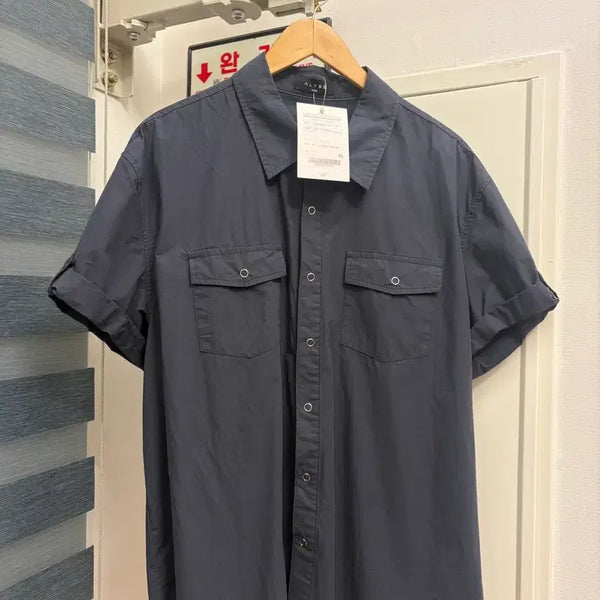 [BUNJANG] Alice Solid Two Pocket Roll-Up Crop Shirt / [새상급] 알리스 솔리드 투 포켓 롤 업 크롭 하프 셔츠