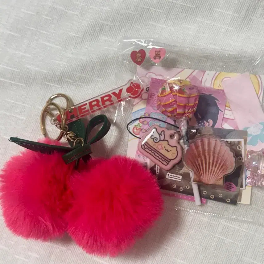 [BUNJANG] Kitch Kitch Cherry Keychain / (새상품 / 서비스 증정) 키치키치 체리 키링