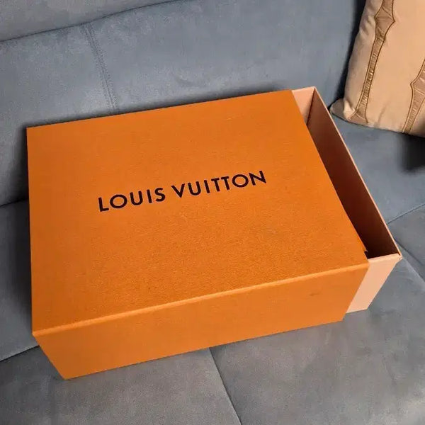 [BUNJANG] Louis Vuitton Medium Drawer Box with Shopping Bag / 9-7-2)루이비통서랍식박스미듐가방박스 스니커즈박스(35.*27*14)박스+쇼핑백가격임
