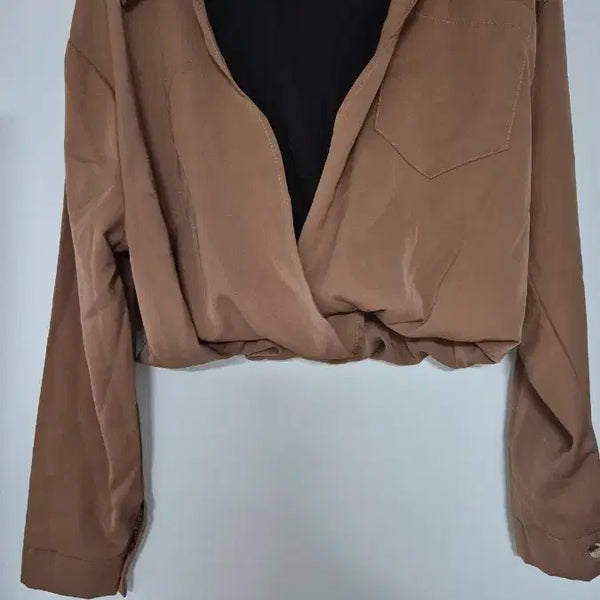 [BUNJANG] Integrated Crop Sleeveless Blouse / 매력적인 나시 블라우스 일체형 크롭