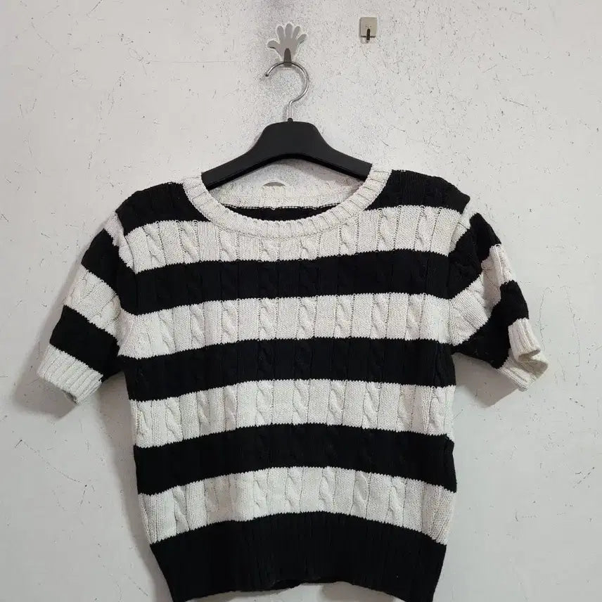 [BUNJANG] Striped Cable Knit Short Sleeve Sweater / 단가라 케이블 니트 반팔
