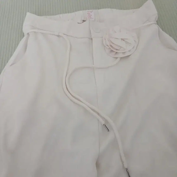 [BUNJANG] Women's Ivory Pants with Flower Embellishment / 아이보리 꽃 장식 여성 바지