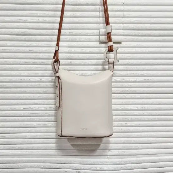[BUNJANG] DECK / Mini Crossbody Bag / 덱케 미니 크로스백. 미니백. 휴대폰가방
