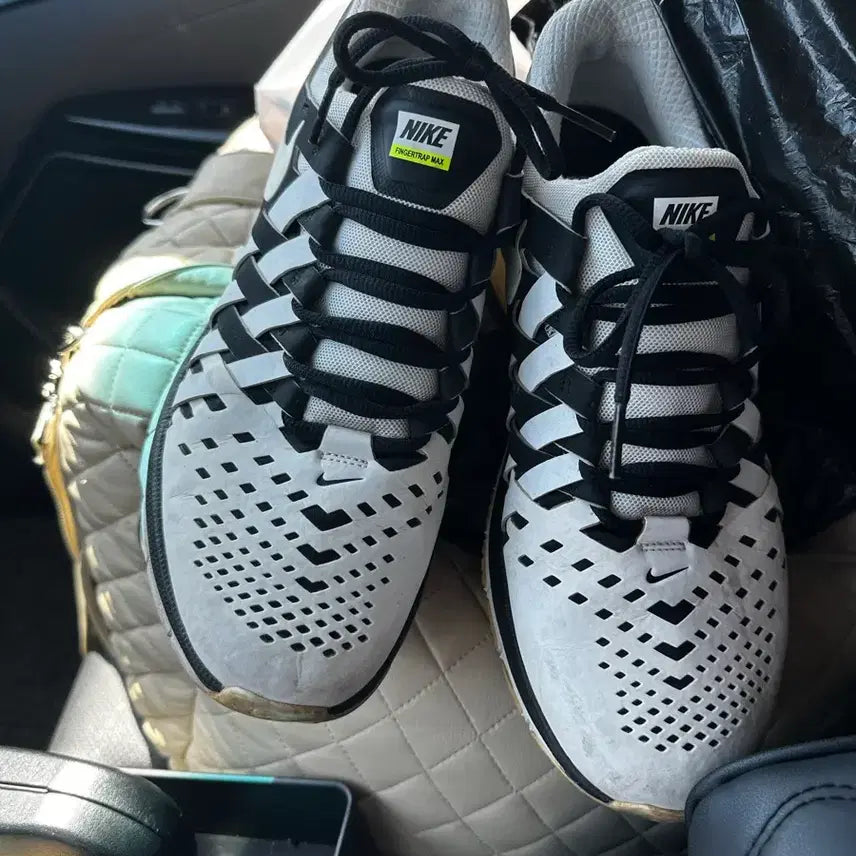 [BUNJANG] Nike Sneakers White/Black / 나이키 운동화 화이트/블랙