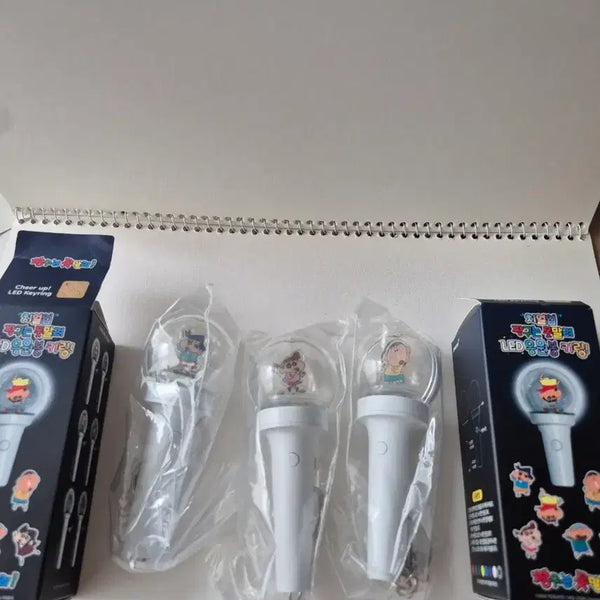 [BUNJANG] Crayon Shin-chan LED Lightstick Keychain / (단순개봉)짱구는 못말려 LED 응원봉 키링