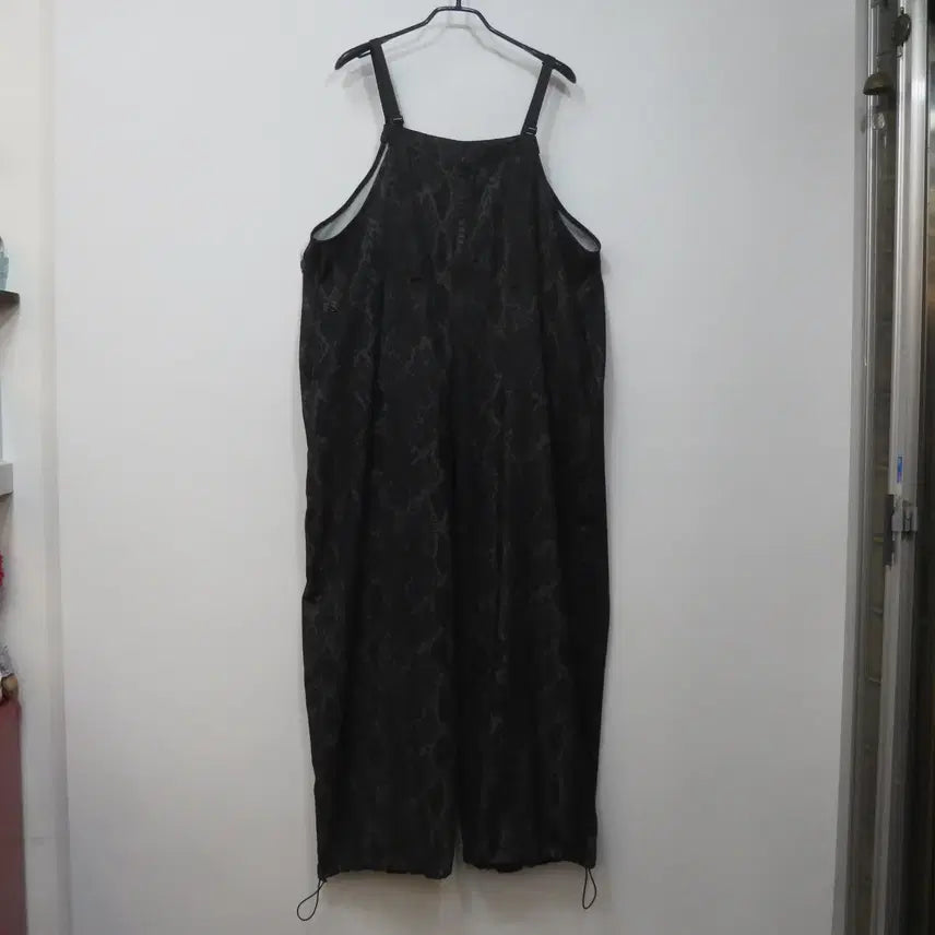 [BUNJANG] Lifework Venom Silver Coin Jumpsuit / 라이프워크 베놈 실버코인 점프수트