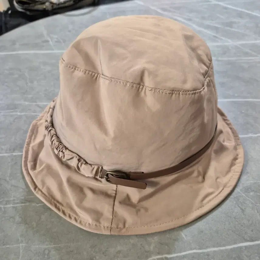 [BUNJANG] Beige Wide Brim Bucket Hat / 베이지색 버킷햇 / 챙 넓은 모자