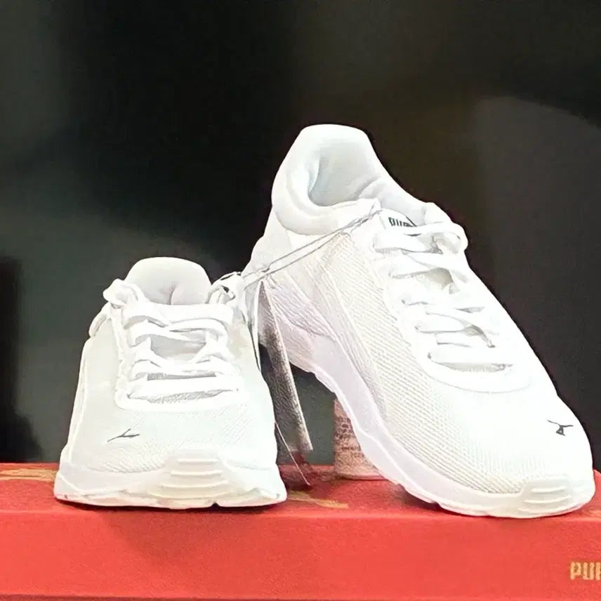 [BUNJANG] Puma Unisex White Sneakers / 퓨마 남녀공용 흰색 운동화