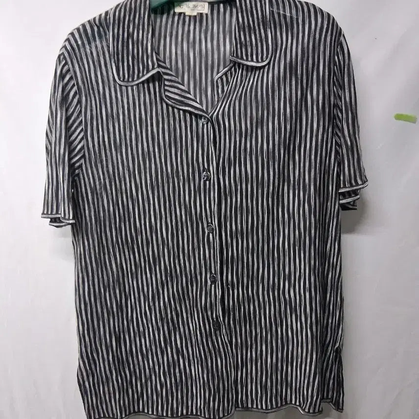 [BUNJANG] Striped Short-Sleeve Button-Up Shirt / 줄무늬 셔츠