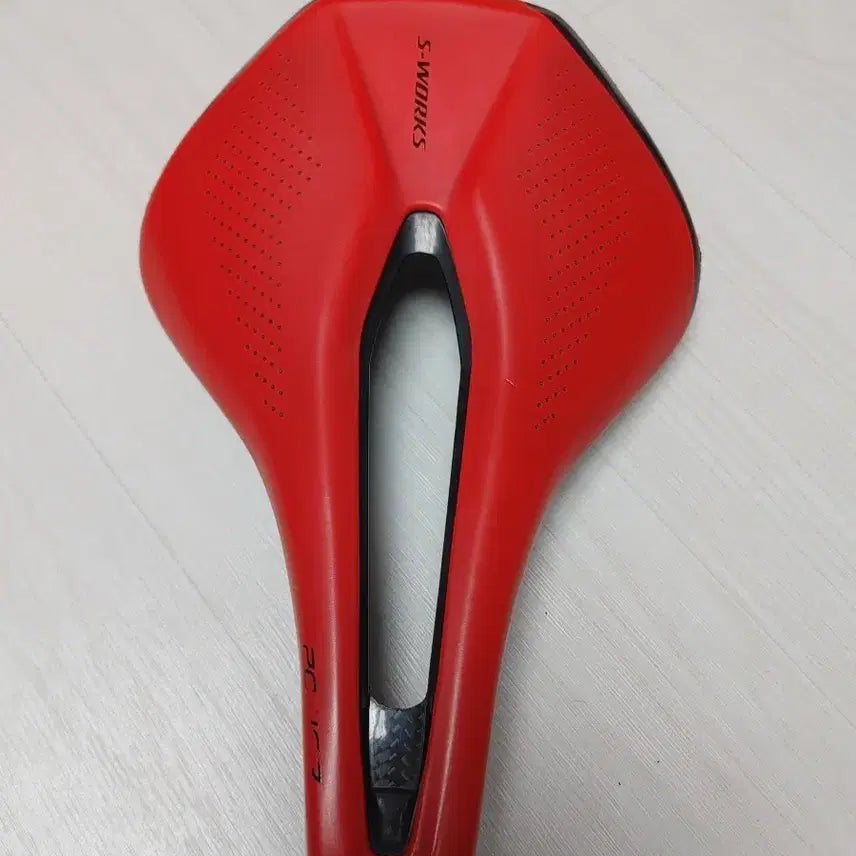 [BUNJANG] Specialized S-Works Power Carbon Saddle 155mm / 초경량 스페셜라이즈드 에스웍스(swork) 최상급 파워 카본 안장 155미리 팝니다. 택포17만
