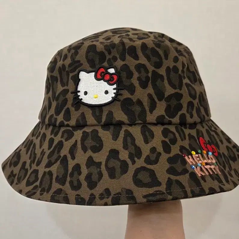 [BUNJANG] Hello Kitty Leopard Print Bucket Hat / 헬로키티모자 새거 택