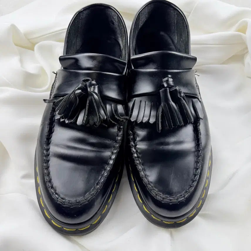 [BUNJANG] Dr. Martens Adrian Tassel Loafer / 닥터마틴 아드리안 테슬 로퍼 (270)