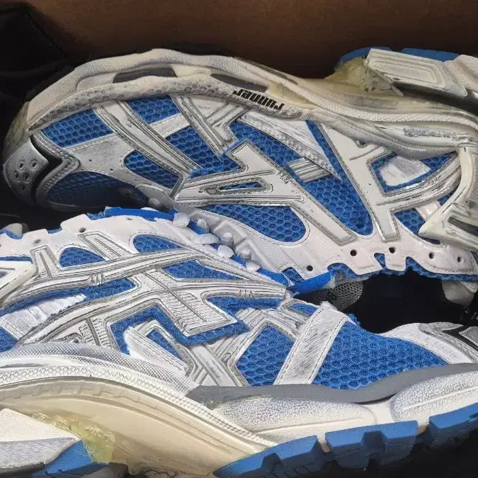 [BUNJANG] Balenciaga Runner Sneakers White Blue / 발렌시아가 러너 스니커즈 화이트 블루
