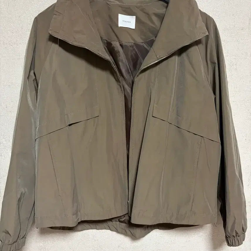 [BUNJANG] Lightweight Hooded Parka Jacket with Drawstring Detail - Perfect for Old Money & Commute Looks / 바스락 야상 점퍼 자켓 스트링 코트 올드머니룩 출근룩