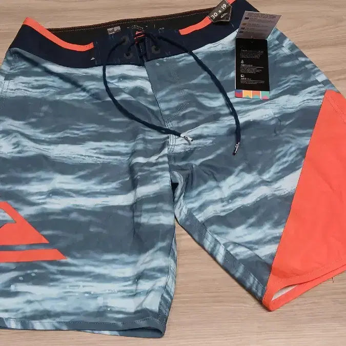 [BUNJANG] Quiksilver Board Shorts Navy Pattern Size 30 / 새상품 탁일체 퀵실버 보드숏 30사이즈