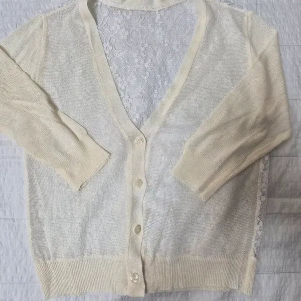 [BUNJANG] Cream Lace Back Cardigan / 크림색 레이스 뒷판 가디건