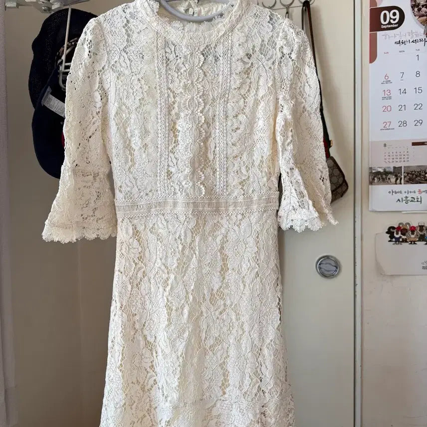 [BUNJANG] It's Marchesa Lace Mini Dress / 잇미샤레이스원피스