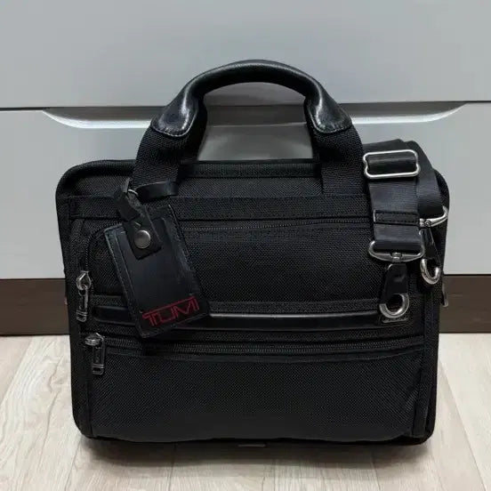 [BUNJANG] Tumi Alpha Compact Expandable Laptop Briefcase / 투미 TUMI 알파 컴팩트 익스팬더블 랩탑 브리프 입니다