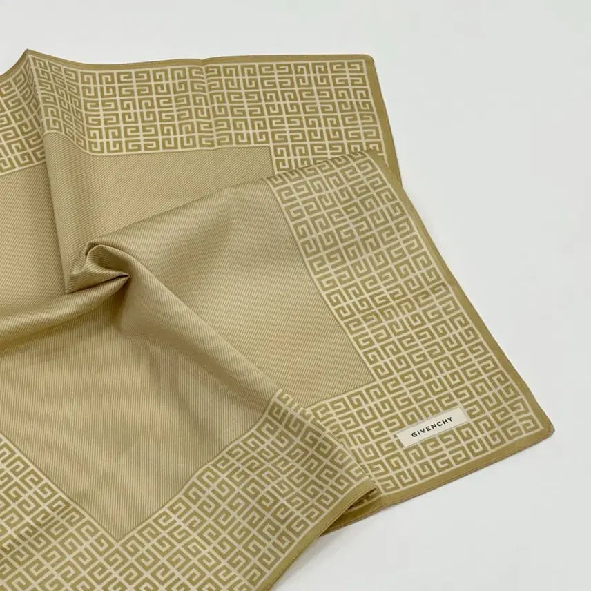 [BUNJANG] Givenchy Petite Scarf Handkerchief / (새상품) givenchy / 지방시 쁘띠스카프 손수건