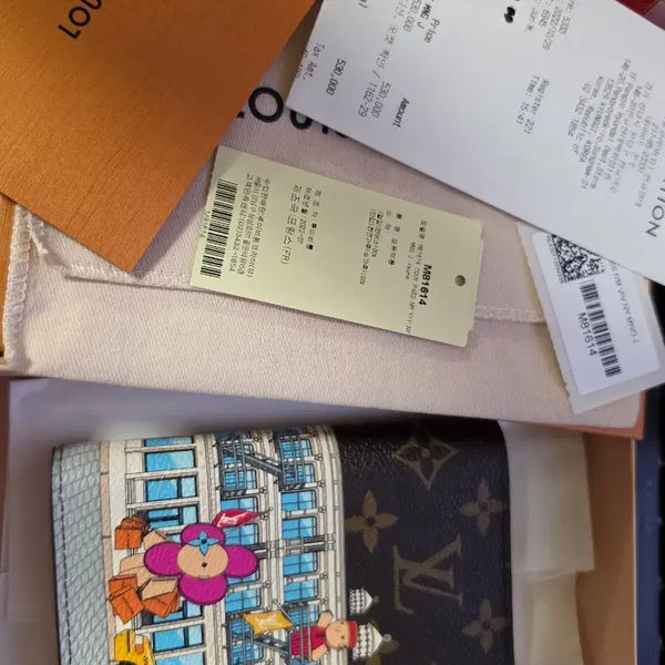 [BUNJANG] Louis Vuitton Vivienne Passport Cover / 루이비통 비비엔 패스포트 커버 여권지갑 풀셋