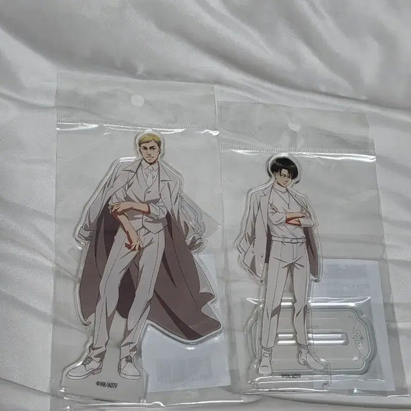 [BUNJANG] Attack on Titan Erwin & Levi Formal Attire Acrylic Set (Sealed) / [미개봉]진격의 거인 엘빈 리바이 화이트 코데 시리즈 예복 아크릴 정품 일괄 에루리