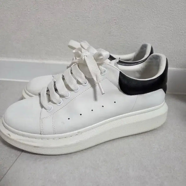 [BUNJANG] Alexander McQueen Oversized Sneaker White Black / 알렉산더 맥퀸 오버솔 스니커즈 화이트 블랙 42