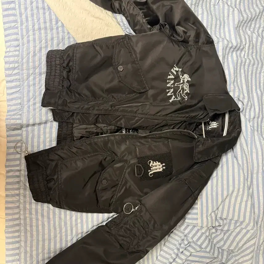 [BUNJANG] Manilongk Embroidered Bomber Jacket (Size L) / 매니롱크 봄버자켓 L