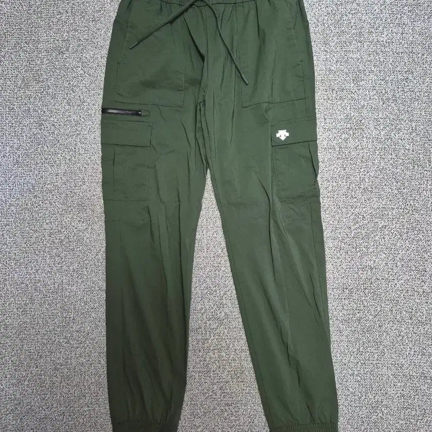 [BUNJANG] Descente Cargo Jogger Pants / 데상트 카고 조거팬츠