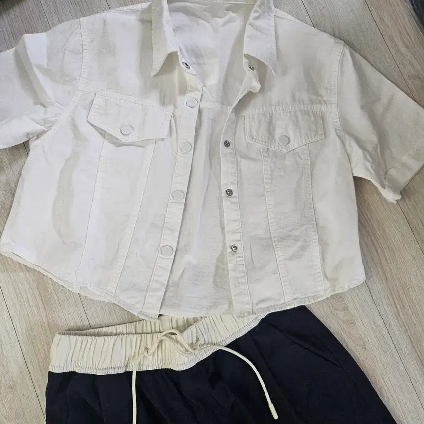 [BUNJANG] White Crop Shirt & Navy Wide Pants Set / 화이트 크롭 셔츠 + 네이비 와이드 팬츠 세트