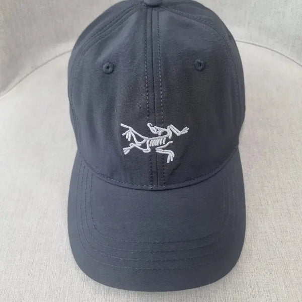 [BUNJANG] Arc'teryx Embroidered Logo Ball Cap Black / 아크테릭스 볼캡 블랙