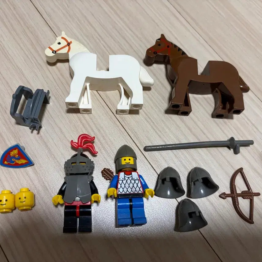 [BUNJANG] LEGO Castle Dragon Knight Set / 올드 레고 캐슬 비룡 완무기사 말 방패 무기 등 일괄