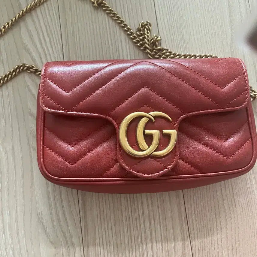 [BUNJANG] Gucci Matelassé Shoulder Bag Red / 구찌 마틀라세 숄더백 레드