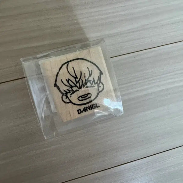 [BUNJANG] Wanna One Daniel Wood Stamp New / 워너원 다니엘 우드 스탬프 새상품