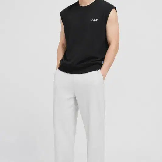 [BUNJANG] UCLA Logo Embroidered Vest (New) / 남L/유씨엘에이 (새상품) 로고 자수 조끼