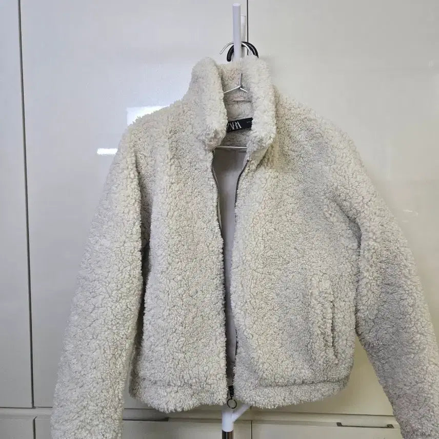 [BUNJANG] Zara Fleece Jacket White / 자라 플리스 재킷 화이트