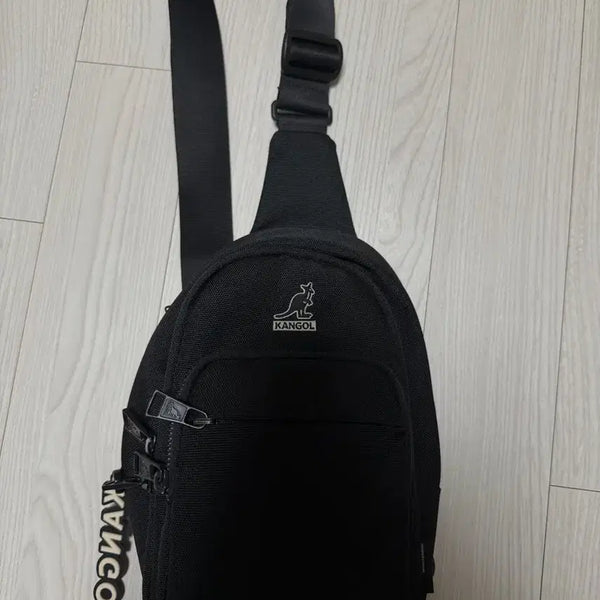 [BUNJANG] Kangol Sling Bag Waist Bag / 캉골 힙색,슬링백