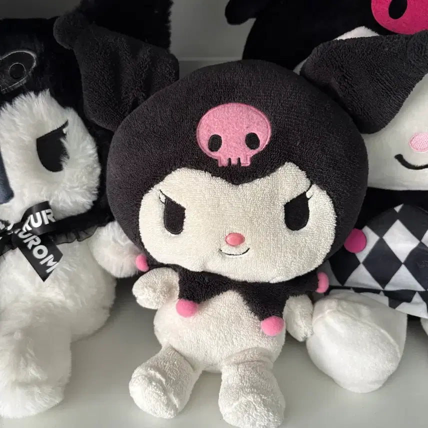 [BUNJANG] Sanrio Kuromi Classic Medium Plush / 산리오 쿠로미 고전 중형 인형