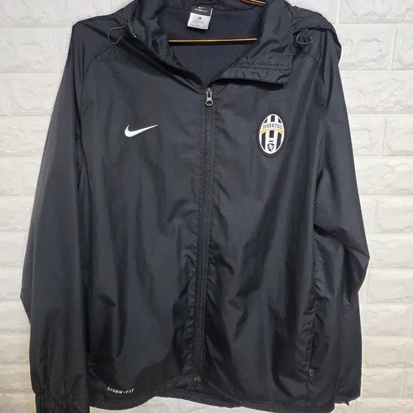 [BUNJANG] Nike Juventus Storm-FIT Windbreaker Jacket Black / 나이키 유벤투스 바람막이 자켓 블랙