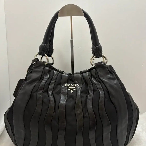 [BUNJANG] Prada Gauffre Shimmering Hobo Bag Black / 정품) 프라다 고프레 셔링 호보백 블랙