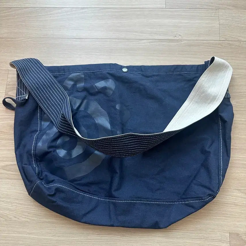 [BUNJANG] RIIZE Sunlove Bag Navy / 라이즈 썬러브 가방 네이비 판매합니다
