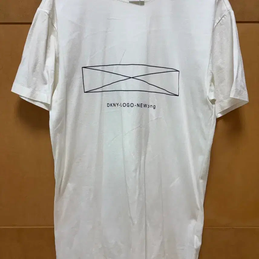 [BUNJANG] DKNY T-Shirt / DKNY 티셔츠